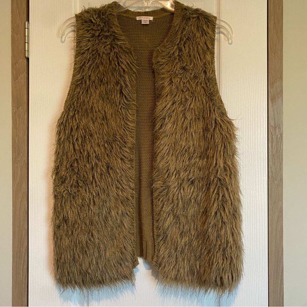 Xhilaration Faux Fur Vest Y2K mob runway inspired festival ready layering piece